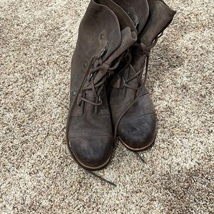 Super cute sorel boots size 7.5